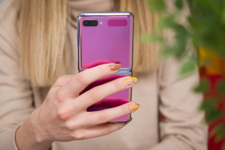 Galaxy Fold 2 sẽ có dung lượng pin thấp hơn và bị giới hạn công bố đến cuối năm