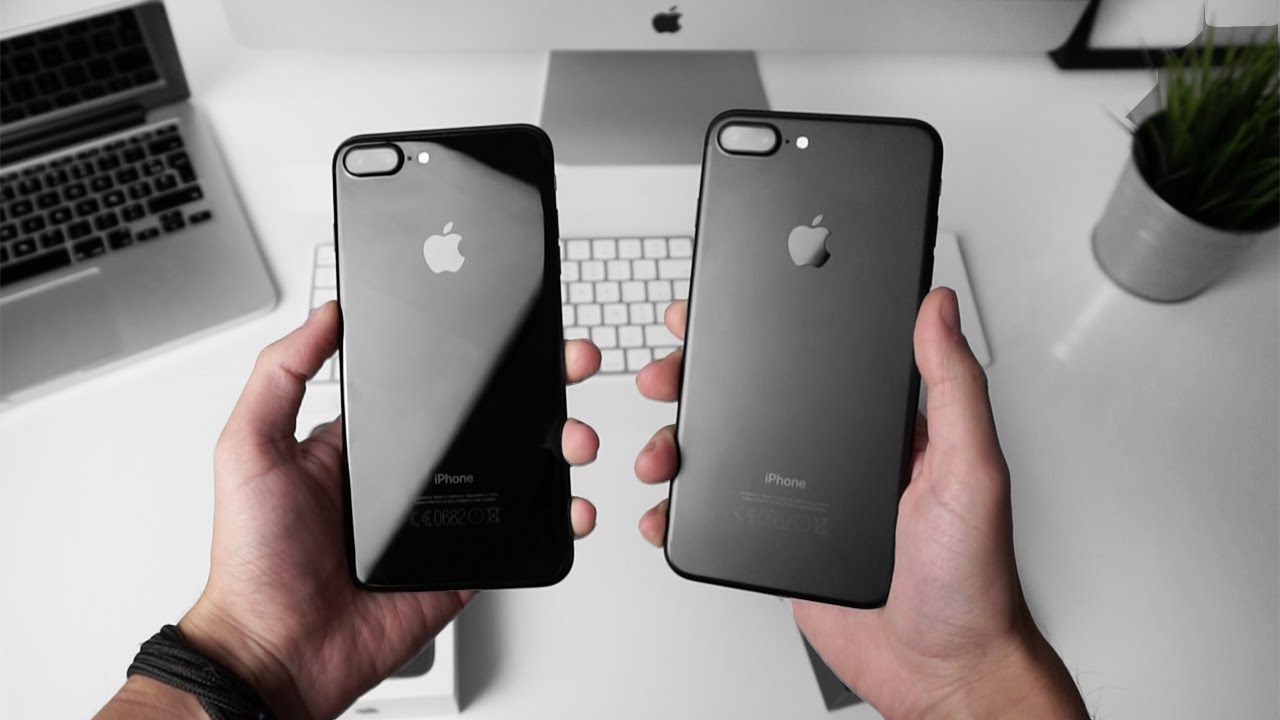 Чем отличается черный. Айфон 7 плюс Джек Блэк. Iphone 7 Matte Black. Iphone 7 Plus Black. Iphone 7 Jet Black vs Matte Black.